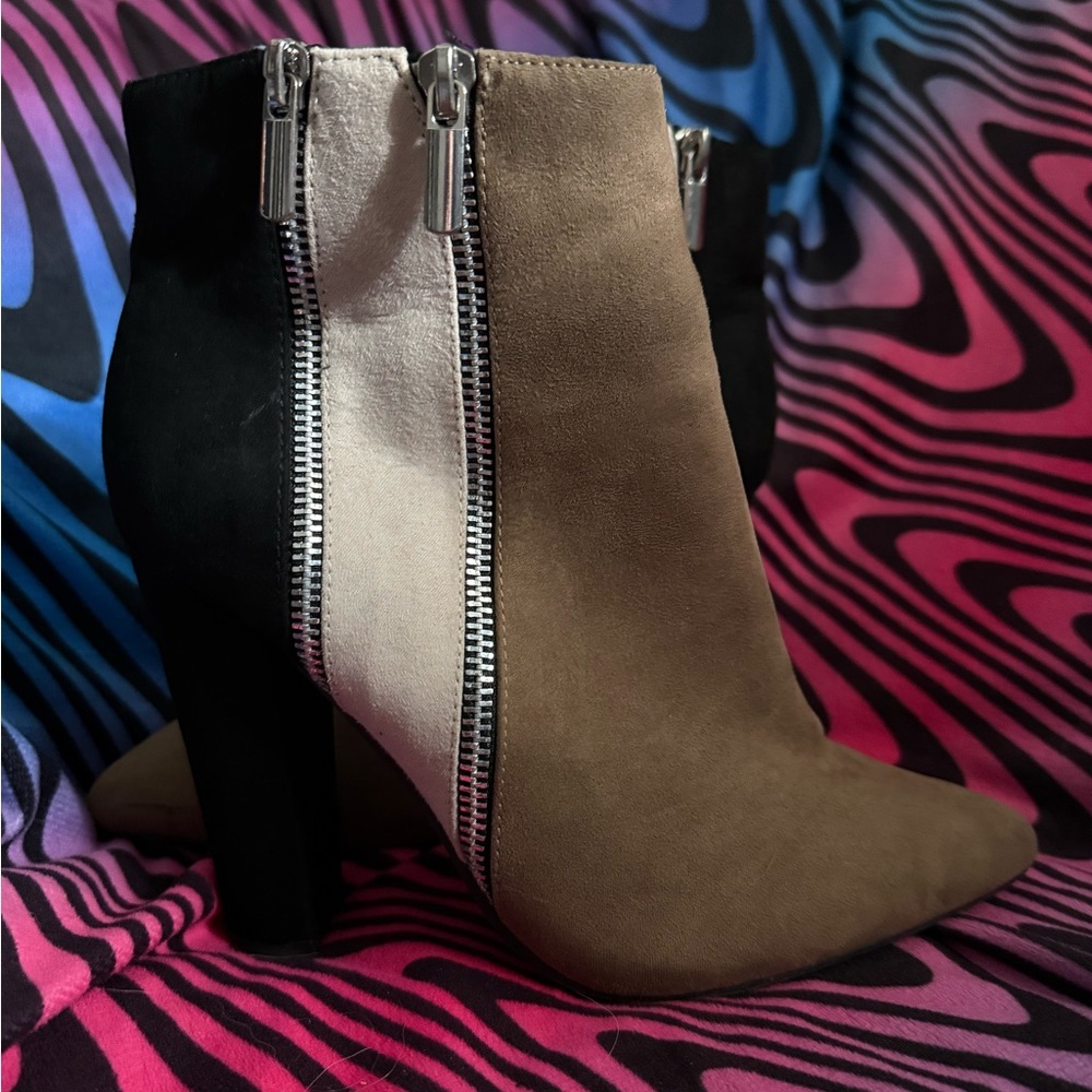 JustFab Tri-Color Booties - black cream beige - Picture 6 of 9